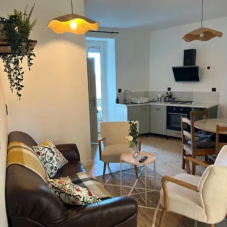 Face Au Chateau Murol